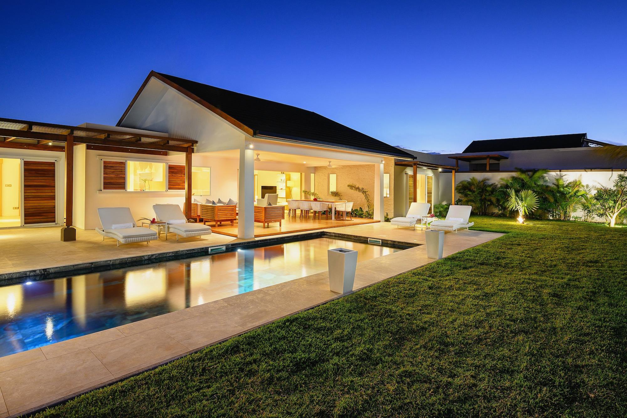 Clos Du Littoral By Fine & Country Grand Baie Bagian luar foto