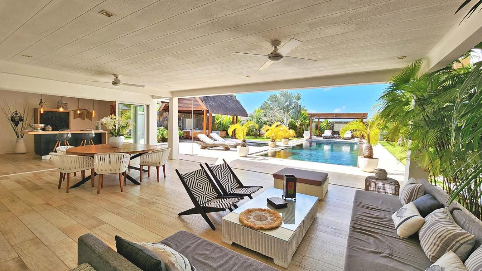 Clos Du Littoral By Fine & Country Grand Baie Bagian luar foto