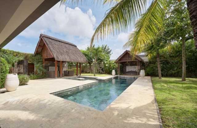 Clos Du Littoral By Fine & Country Grand Baie Bagian luar foto