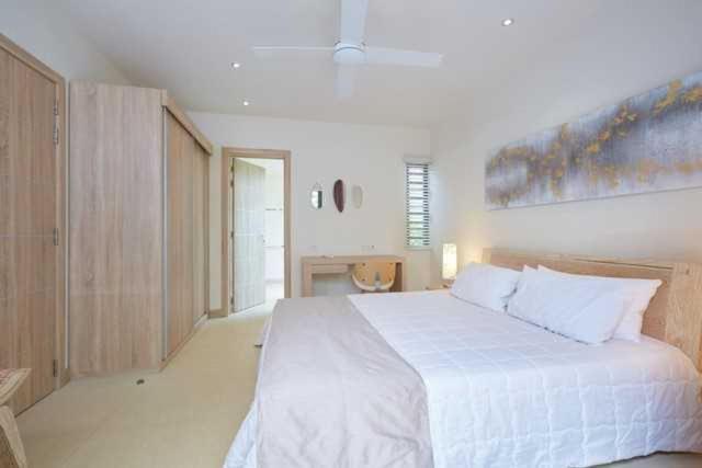 Clos Du Littoral By Fine & Country Grand Baie Bagian luar foto