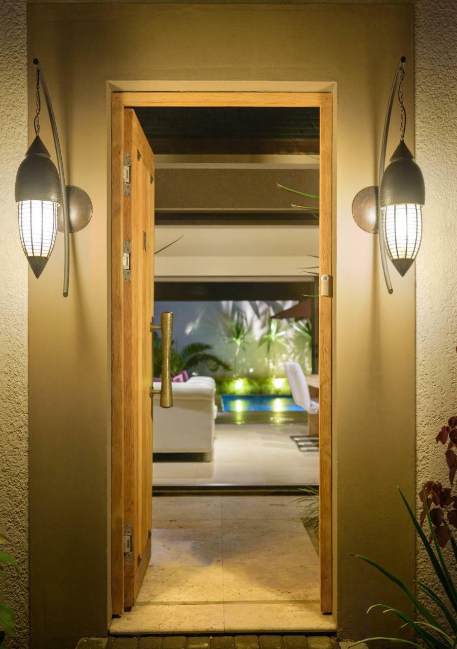 Clos Du Littoral By Fine & Country Grand Baie Bagian luar foto